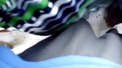 อ้วน ผมบลอนด์ สำส่อน โพสท่า และ แสดง รู ของเธอ สำหรับ ความสุข ของคุณ